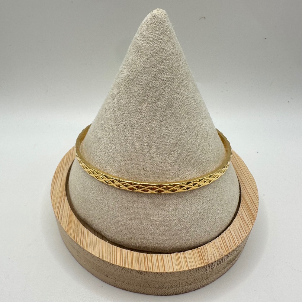 VTG Napier Gold Tone Bangle Bracelet Diamond Cut Etched Textured Luxury Mob Wife
